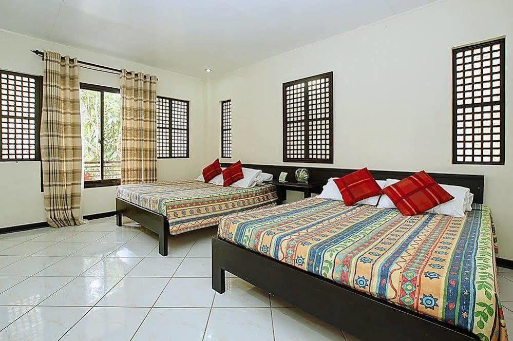 Reddoorz Premium @ Ouan'S The Farm Resort Lucena Buitenkant foto